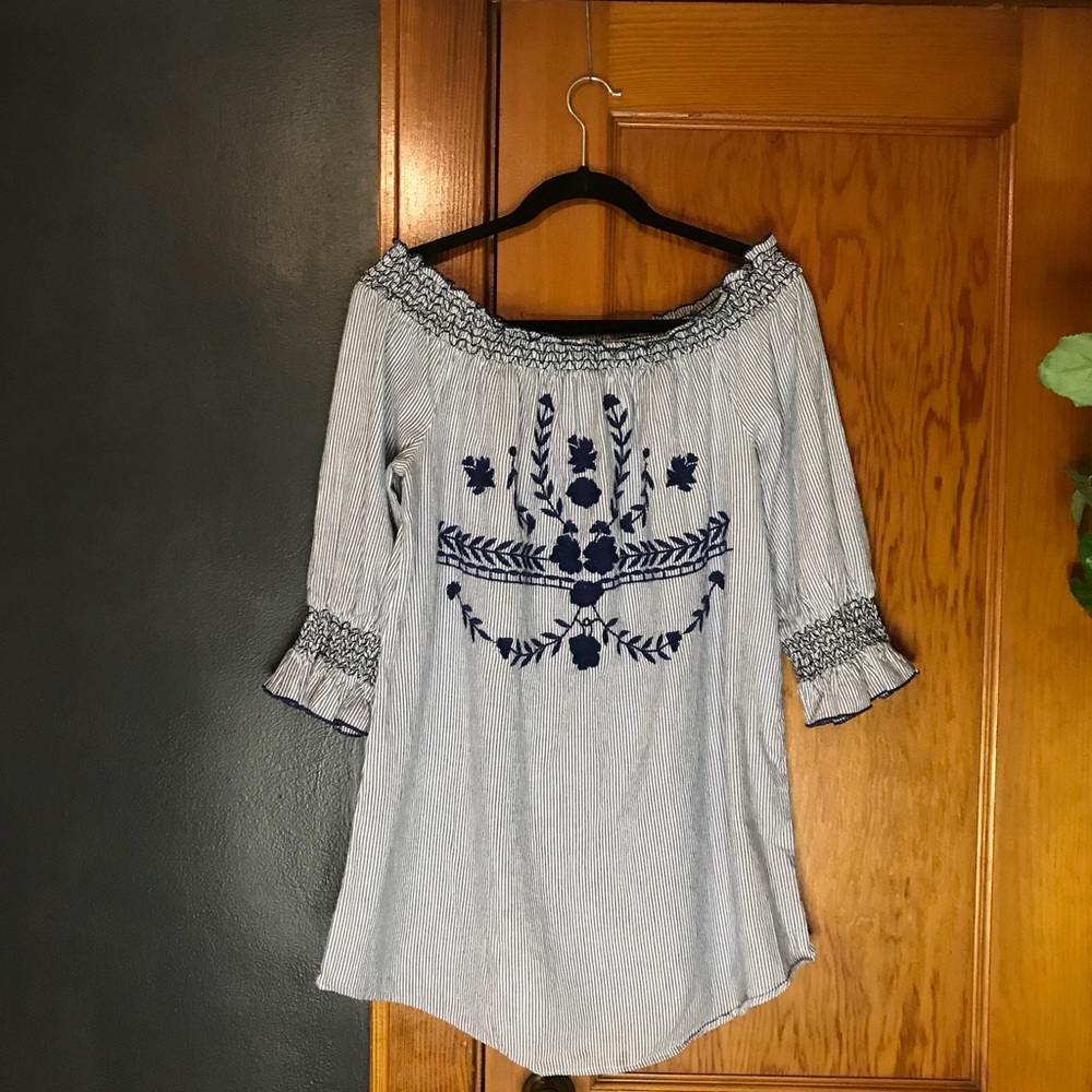 Dizzy Lizzy Embroidered Blouse